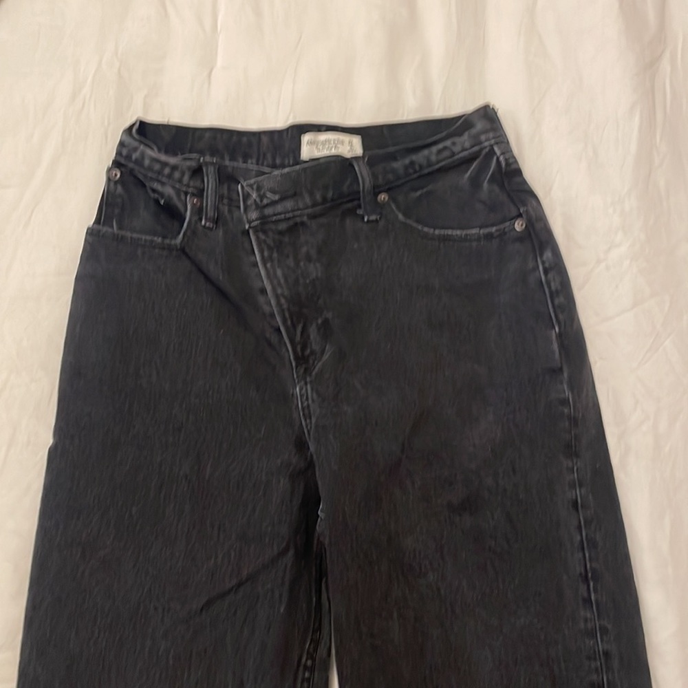 Abercrombie &  Fitch 90th St. ultra high rise size 27 4R